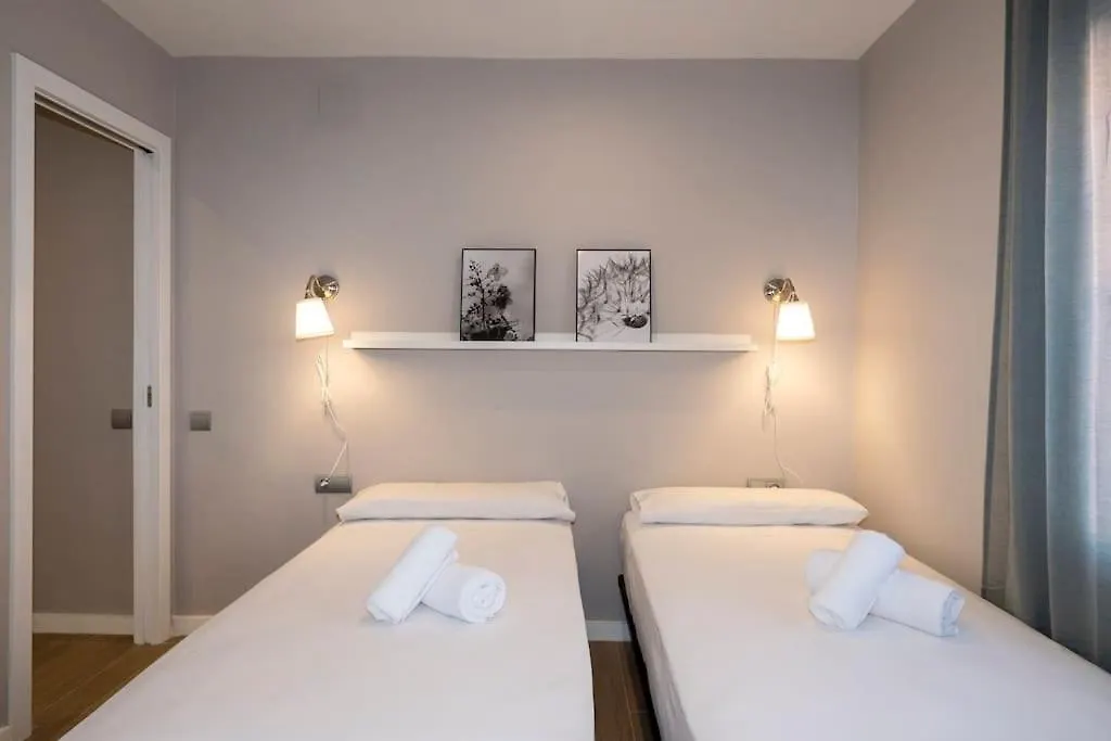 Bebarceloner Sant Andreu Apartments - 3 Bedrooms With Terrace 0*, Barcelona