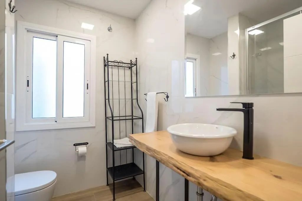 Bebarceloner Sant Andreu Apartments - 3 Bedrooms With Terrace